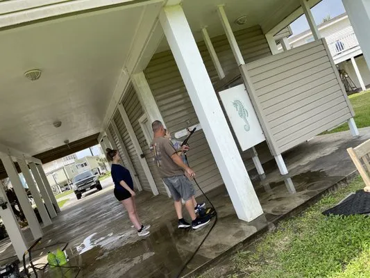 Bunky’s Weed Away Lawn Care Logo