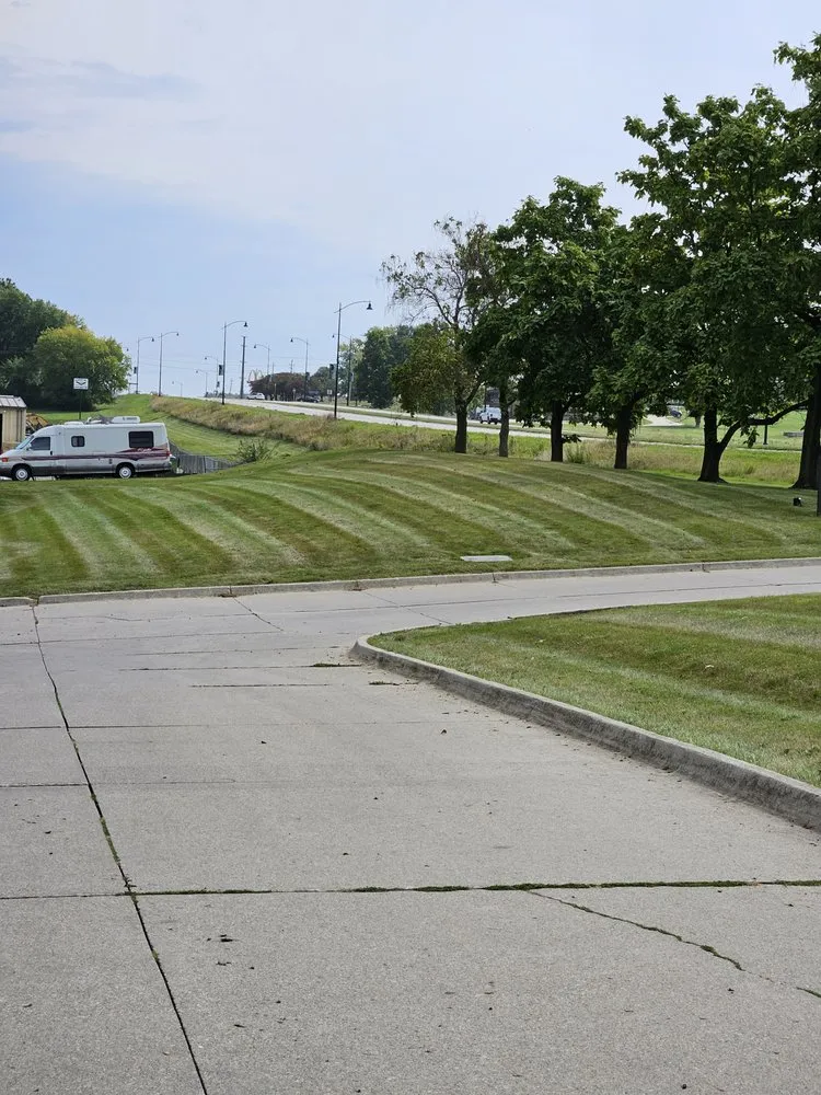 Expert residential landscaping in Des Moines, IA - Burch Lawn & Landscaping