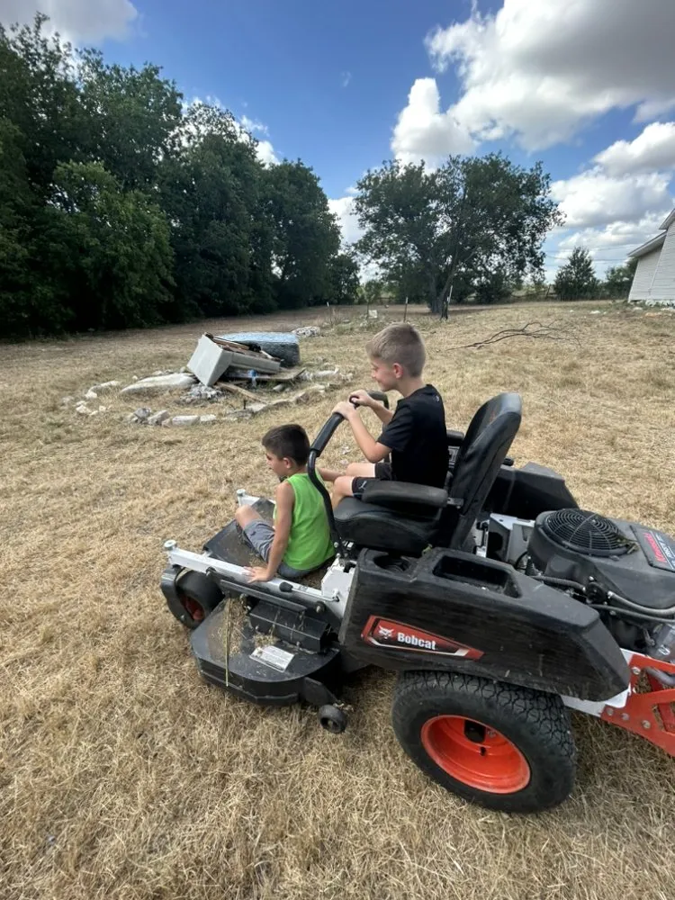 Trusted lawn mowing service experts serving Killeen, TX - Burch’s Affordable Cuts