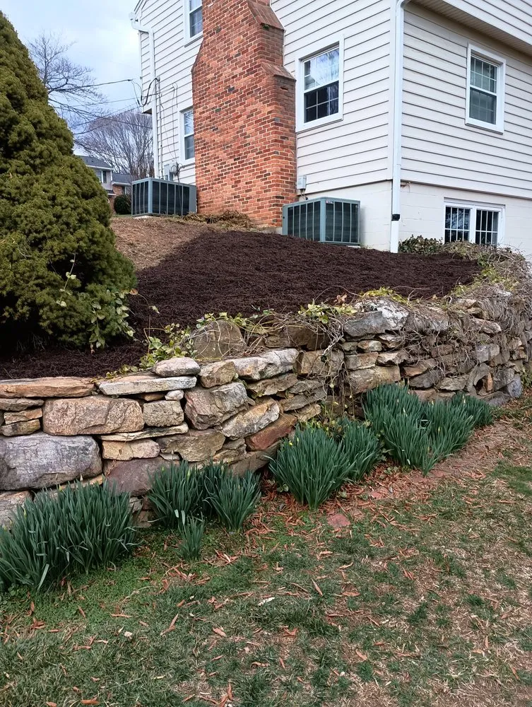 Custom yard maintenance in Frederick, MD by Burdette landscaping