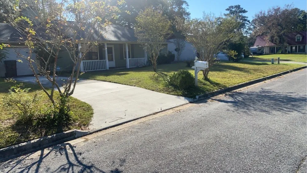 Custom yard cleanup service in Brunswick, GA - Burd’s Lawn Care