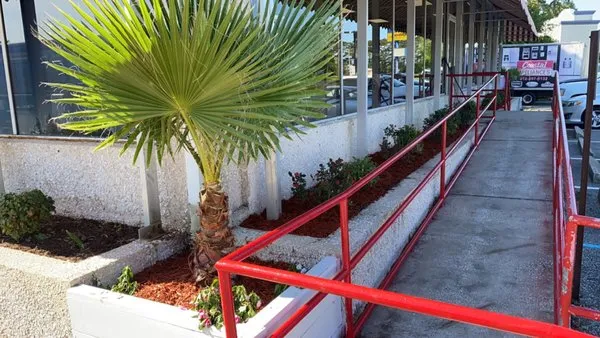 Burd’s Lawn Care Logo