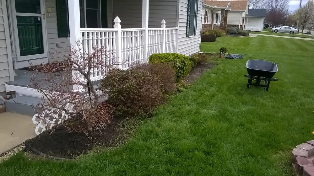 Affordable garden landscaping in Fremont, OH - Burels Affordable Lawn Care and Contracting