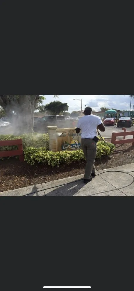 Top-rated outdoor landscaping experts serving Fort Lauderdale, FL - Burge Property Maintenance