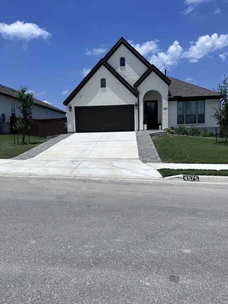 Professional yard maintenance in San Antonio, TX by Burgess Services