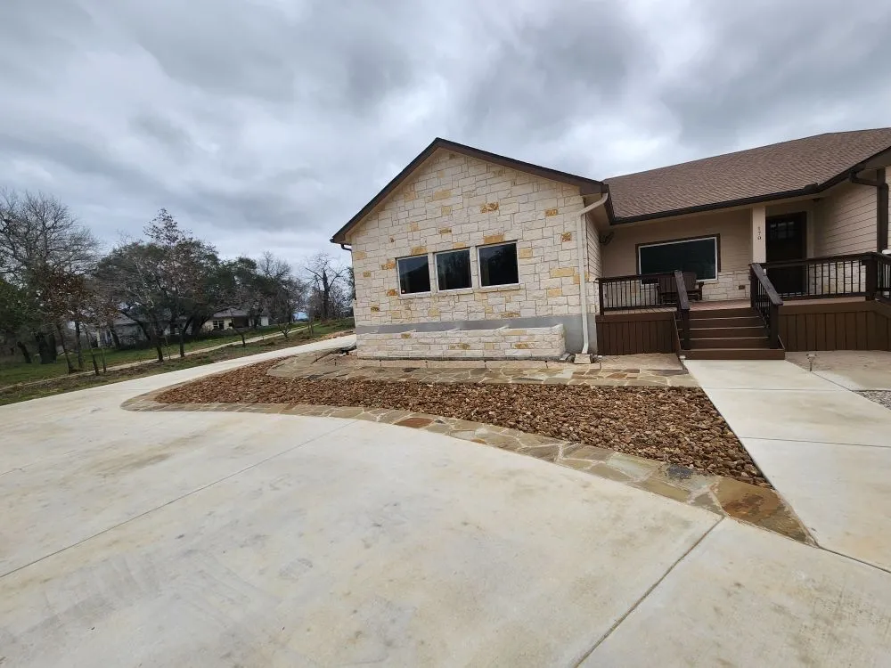 Expert yard maintenance experts serving San Antonio, TX - Burgess Services