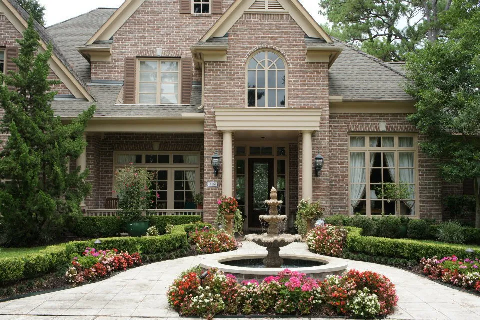 Affordable lawn care service in Katy, TX by Burke Landscape Design