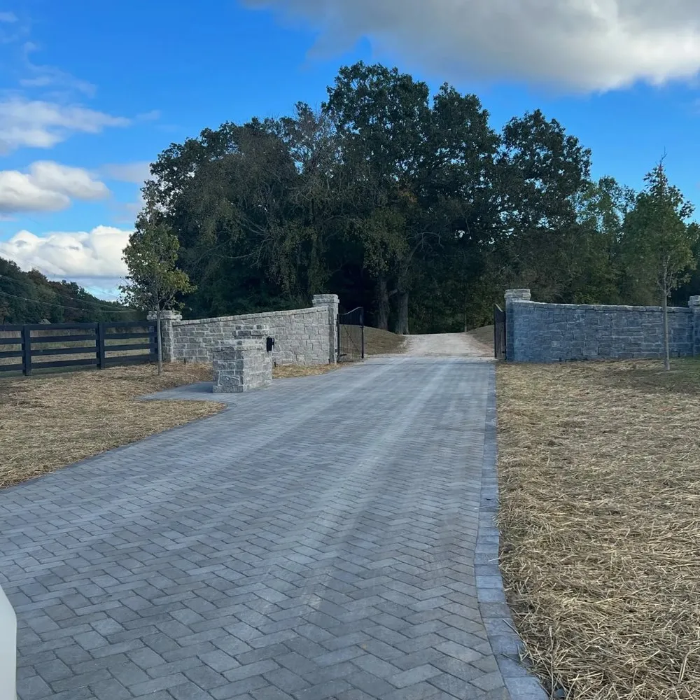 Top-rated yard cleanup service experts serving Brentwood, TN - Burlap and Bloom