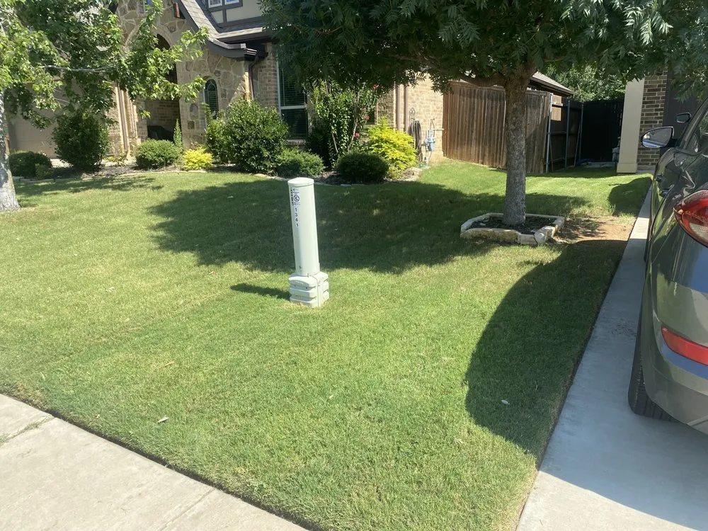Custom landscaping services in Cross Timber, TX by Burleson Brothers Mowing