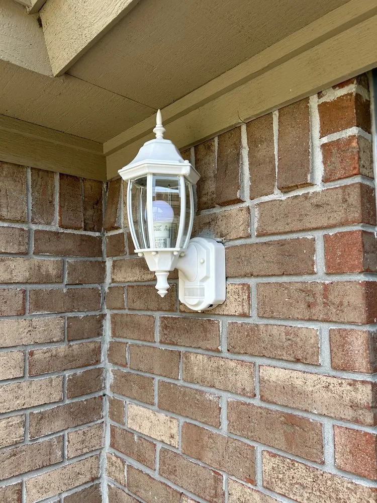 Top-rated lawn care service with custom design in Burlington, IA by Burlington Handyman