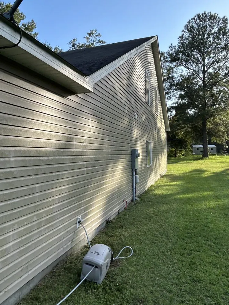 Professional garden landscaping in Burlington, IA by Burlington Handyman