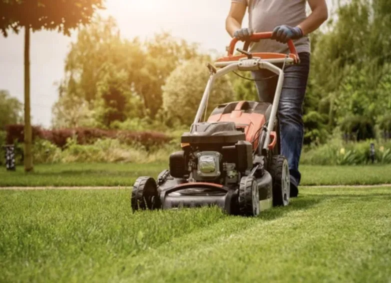 Custom lawn care service experts serving Moss Point, MS - Burnett’s Lawn Care & Handyman Services