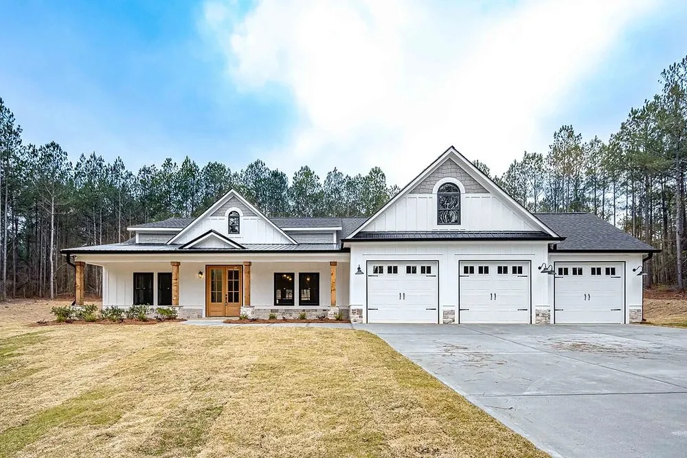 Reliable lawn care service experts serving Dallas, GA - Burnt Hickory Landscape Service