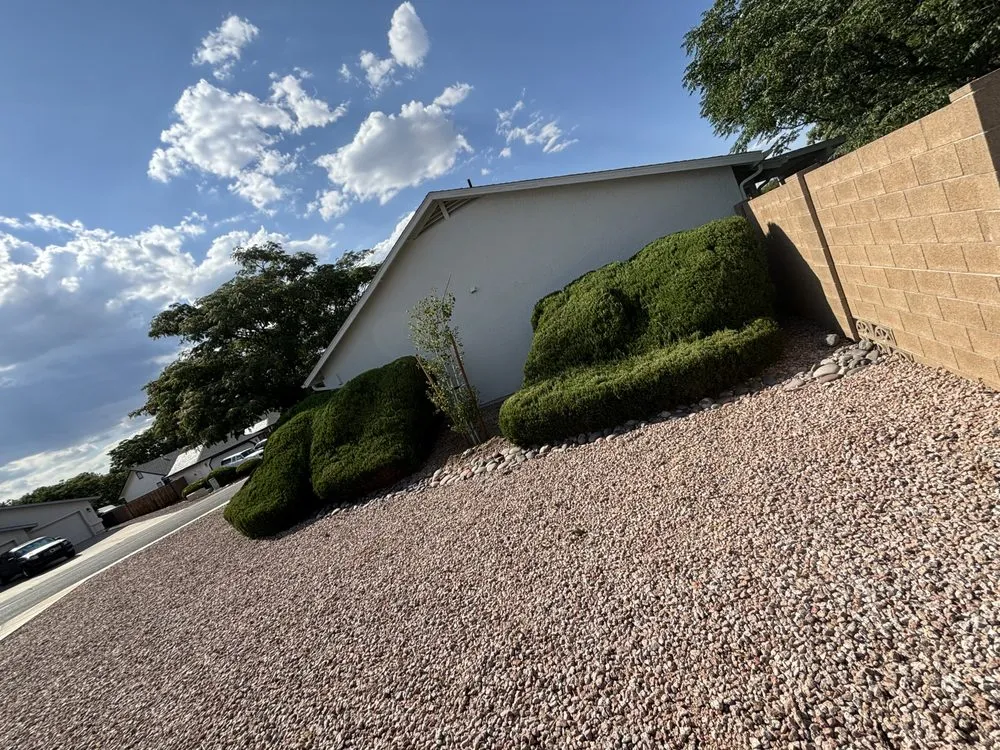 Professional residential landscaping in Paulden, AZ by Burritos Landscaping