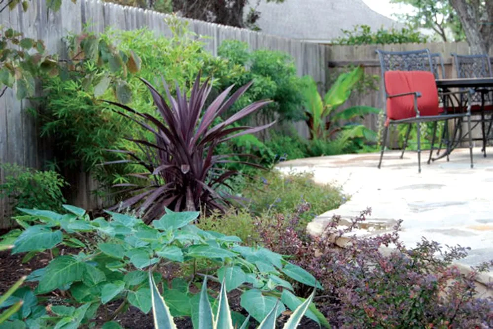 Reliable garden landscaping in Leander, TX by Busby Landscapes