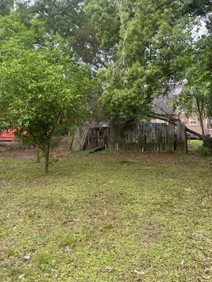 Busdown Yard Service Logo