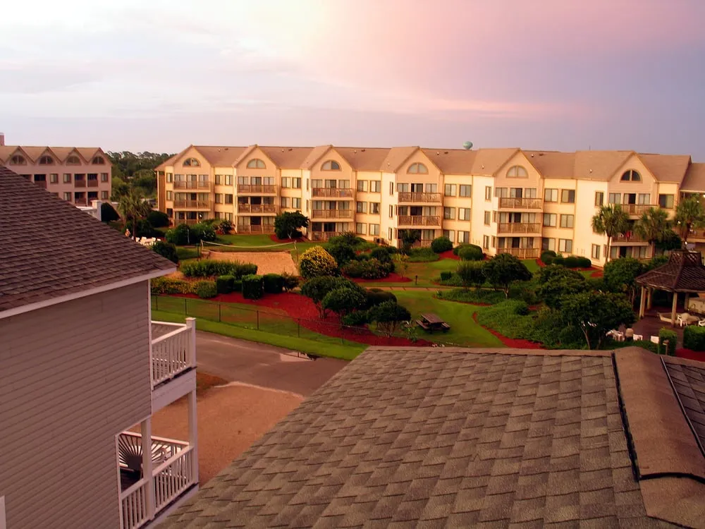 Reliable yard maintenance experts serving Rochester Hills, MI - Business Link LLC