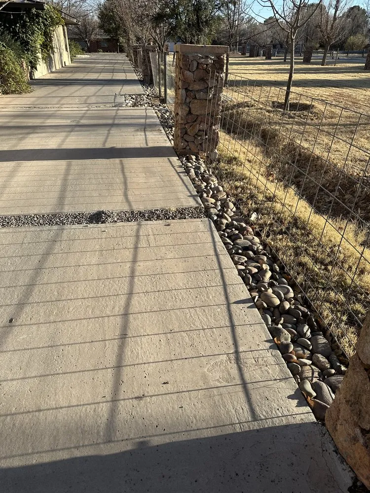 Reliable lawn mowing service experts serving El Paso, TX - Bustamante industries