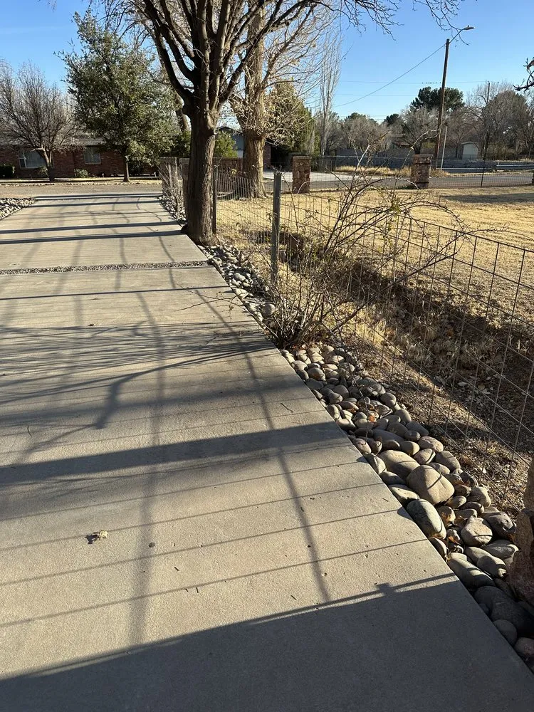 Custom lawn care service experts serving El Paso, TX - Bustamante industries