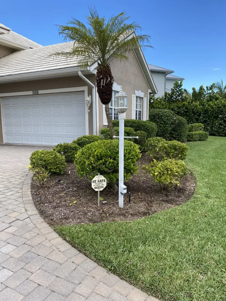 Affordable garden landscaping in Vero Beach, FL by Busy B Lawn & Tree Services