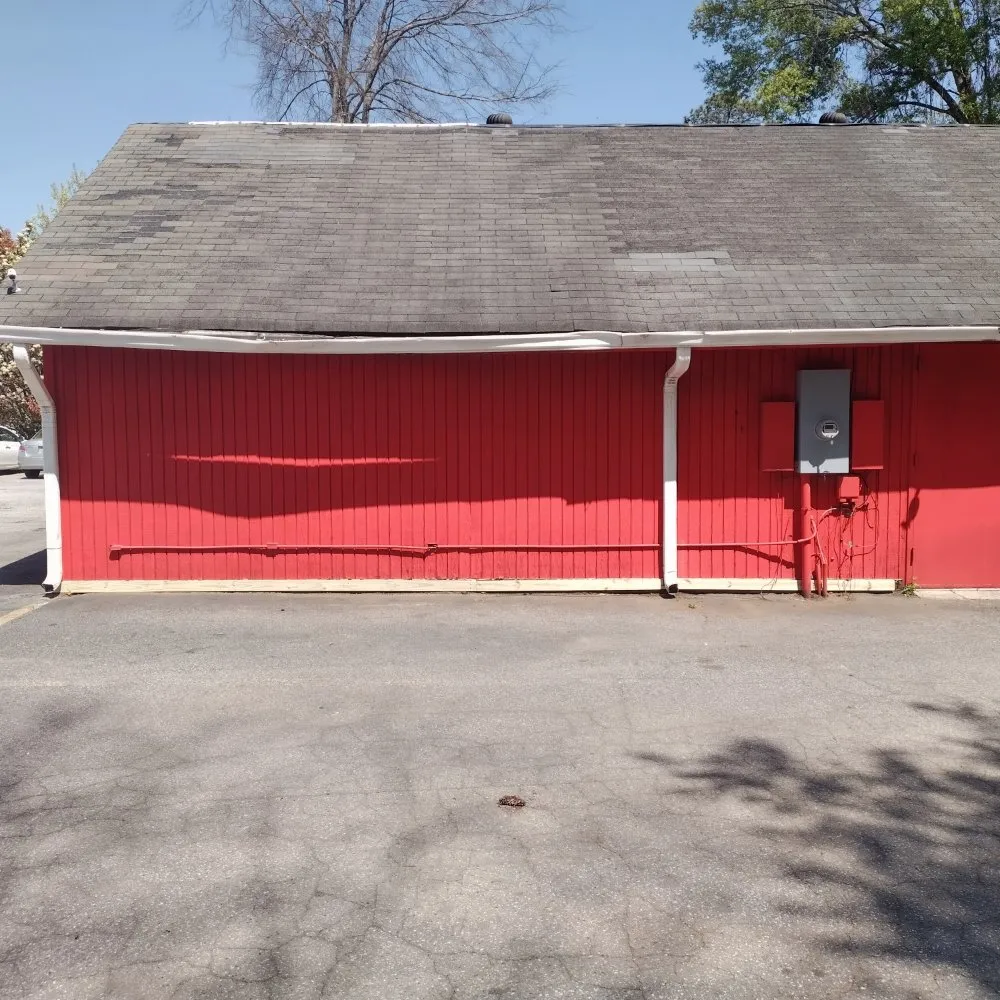 Professional lawn care service experts serving Stone Mountain, GA - Busy B