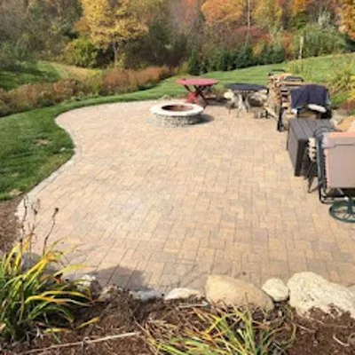 Busy Bee Landscaping Logo