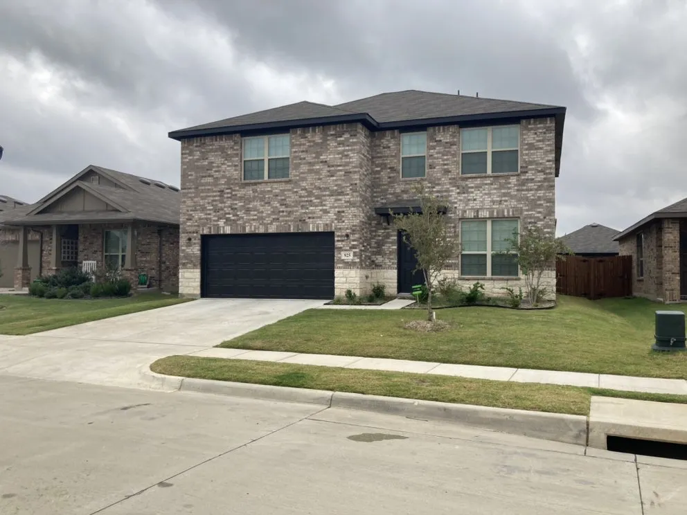 Reliable landscape installation for beautiful yards in Celina, TX by Busy Bee Lawncare