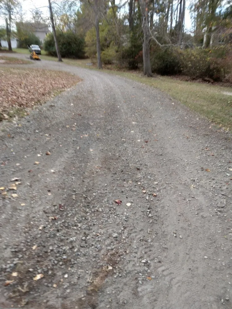 Reliable yard maintenance in Hopewell, VA - Busy Bee's Oasis