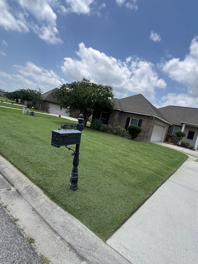 Top-rated garden landscaping for homes across Donaldsonville, LA - Butlers Lawn & Landscaping Service