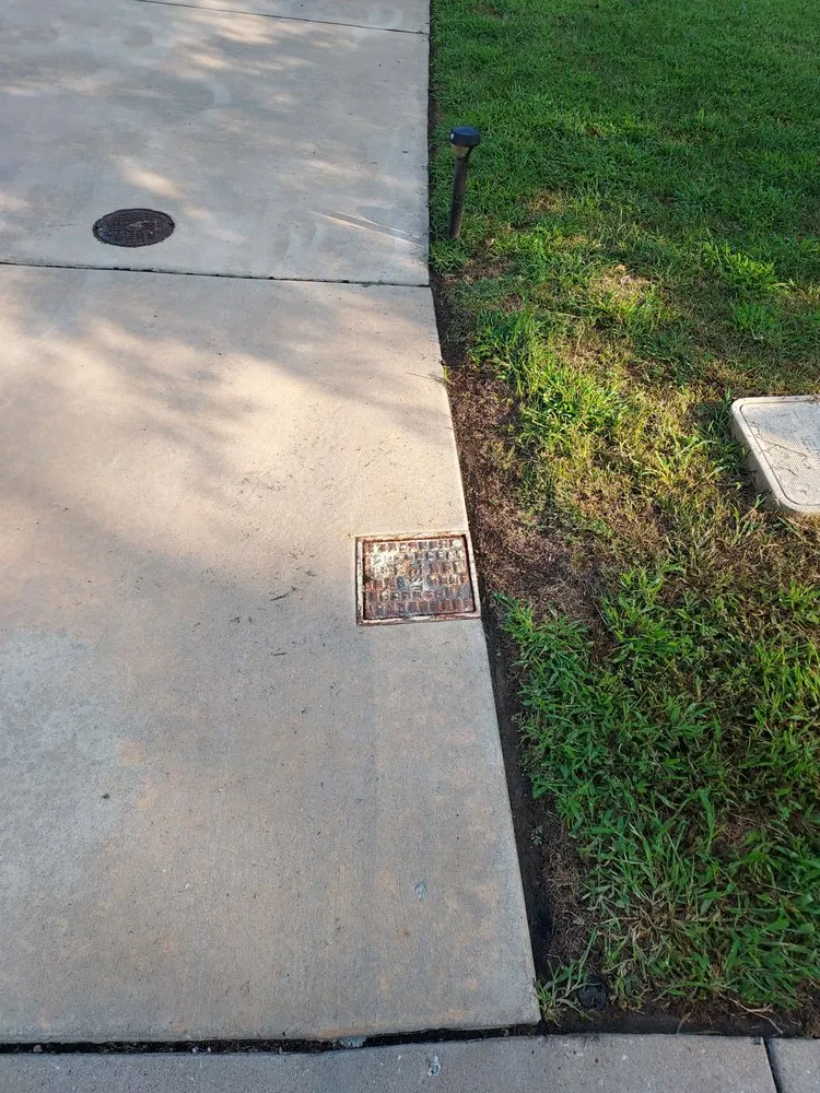 Custom residential landscaping for residential properties in Stone Ridge, VA by Buxus Landscape Solutions