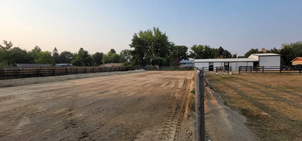 Professional garden landscaping in Meridian, ID by Buzz Custom Construction