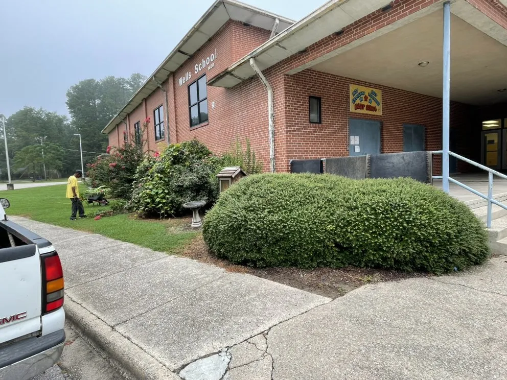 Local landscaping services experts serving Snow Hill, NC - Buzz Kutz