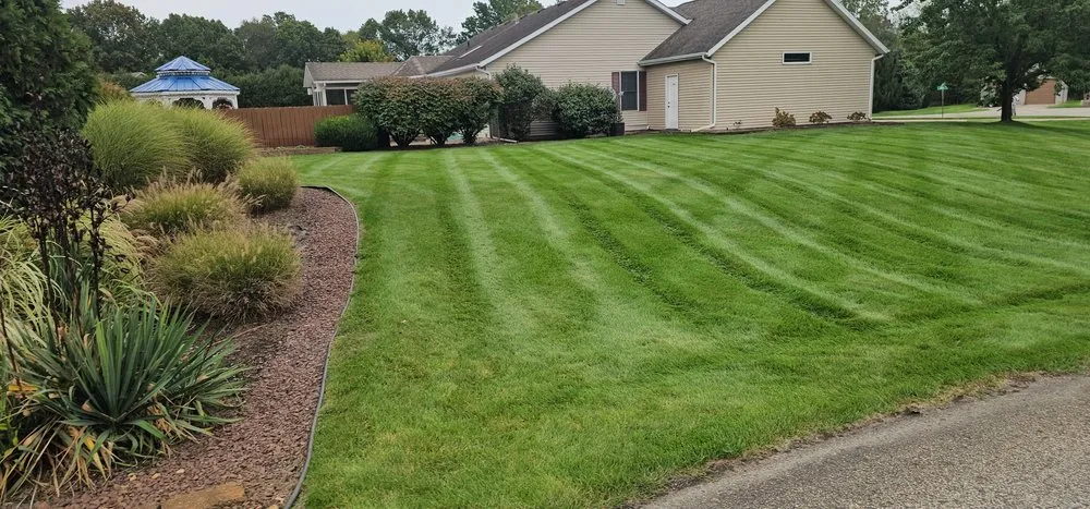 Top-rated garden landscaping in Edwardsburg, MI by BW Fertilizing