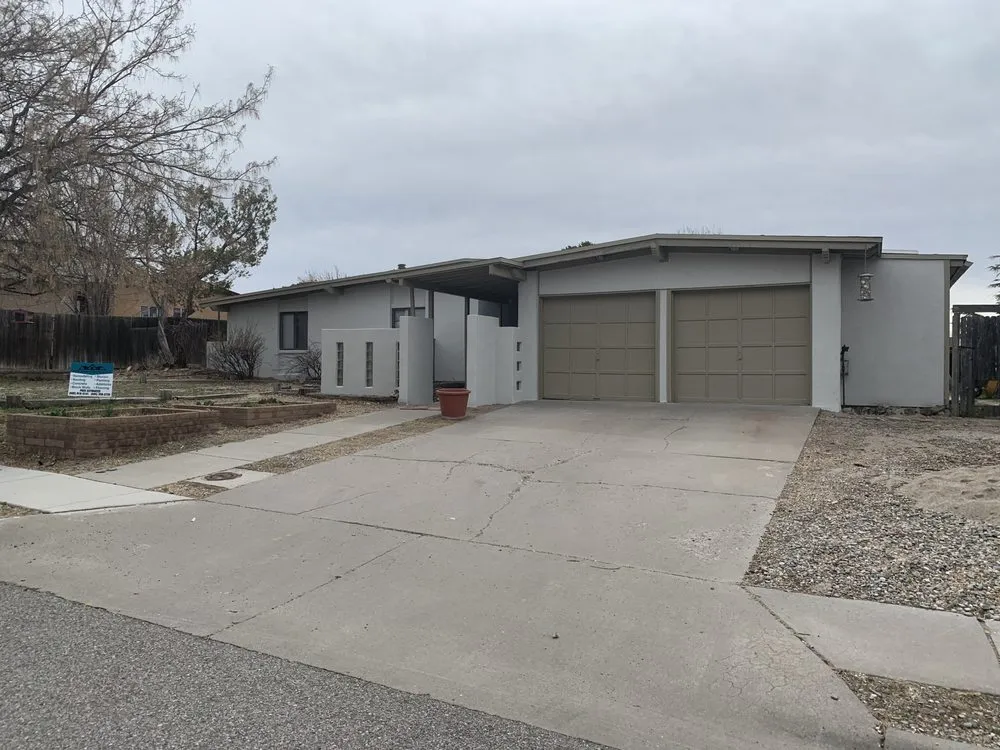 Local landscaping services experts serving Albuquerque, NM - B&W General Services