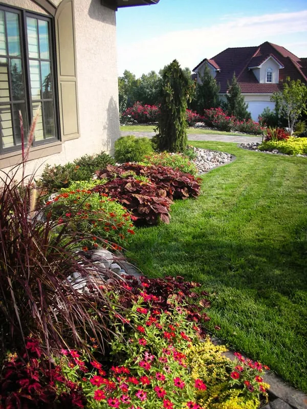 Expert landscape design experts serving Parkville, MO - By the Blade Lawn & Landscape