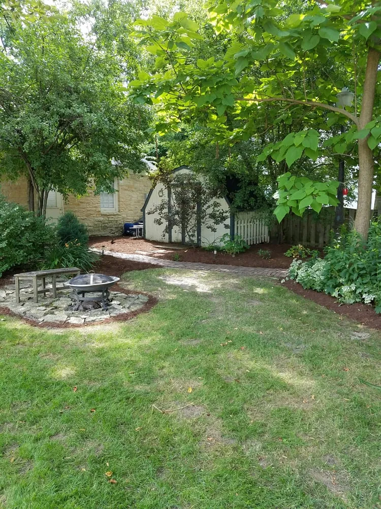 Affordable outdoor landscaping experts serving Geneva, IL - Byrd Ponds