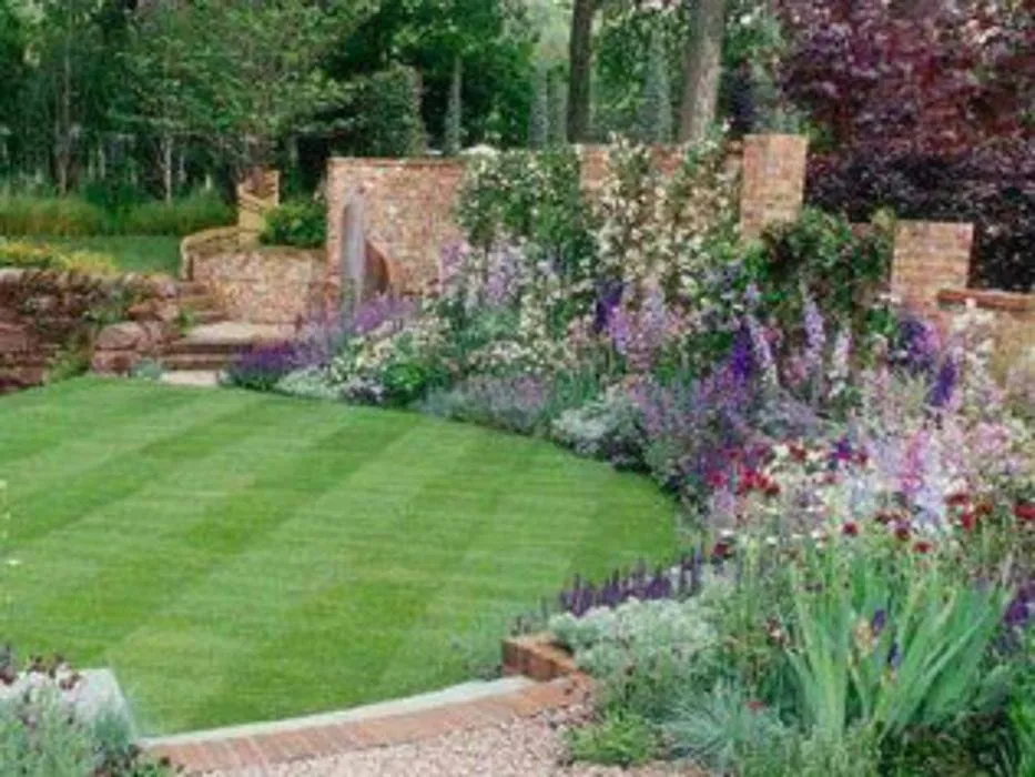 Top-rated residential landscaping in Ridgeway, SC - Byron Hanna Lawn and Tractor