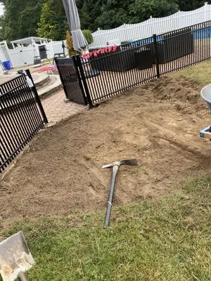 Byron’s G Landscaping Logo