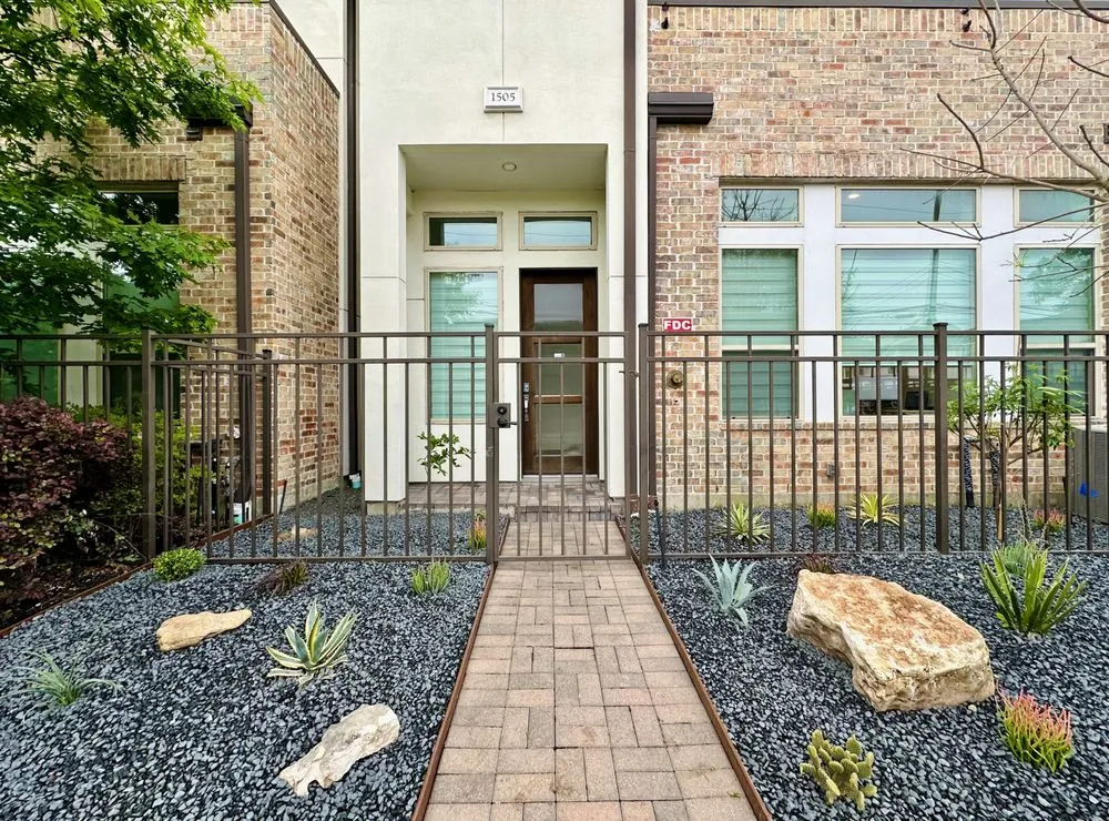 Custom landscape installation in Houston, TX - Byron's Landscaping