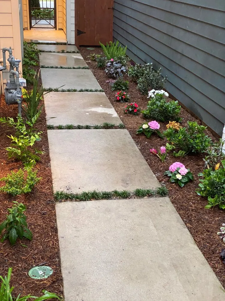 Expert landscape design in Houston, TX by Byron's Landscaping