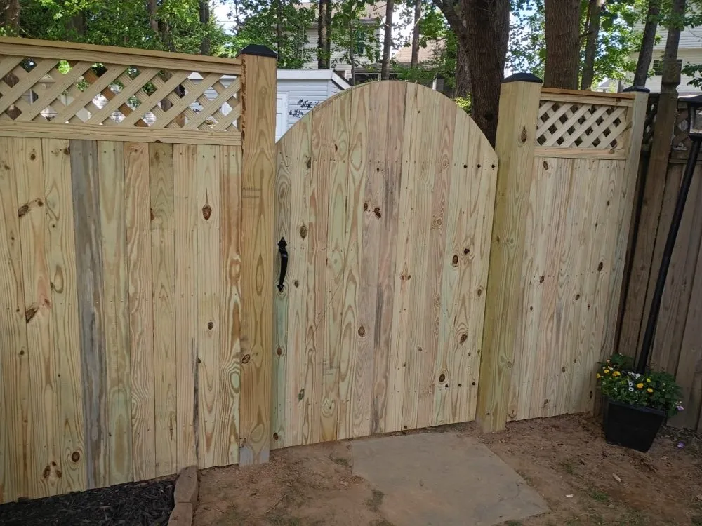 Local lawn care service experts serving Linthicum, MD - Byron's Landscaping