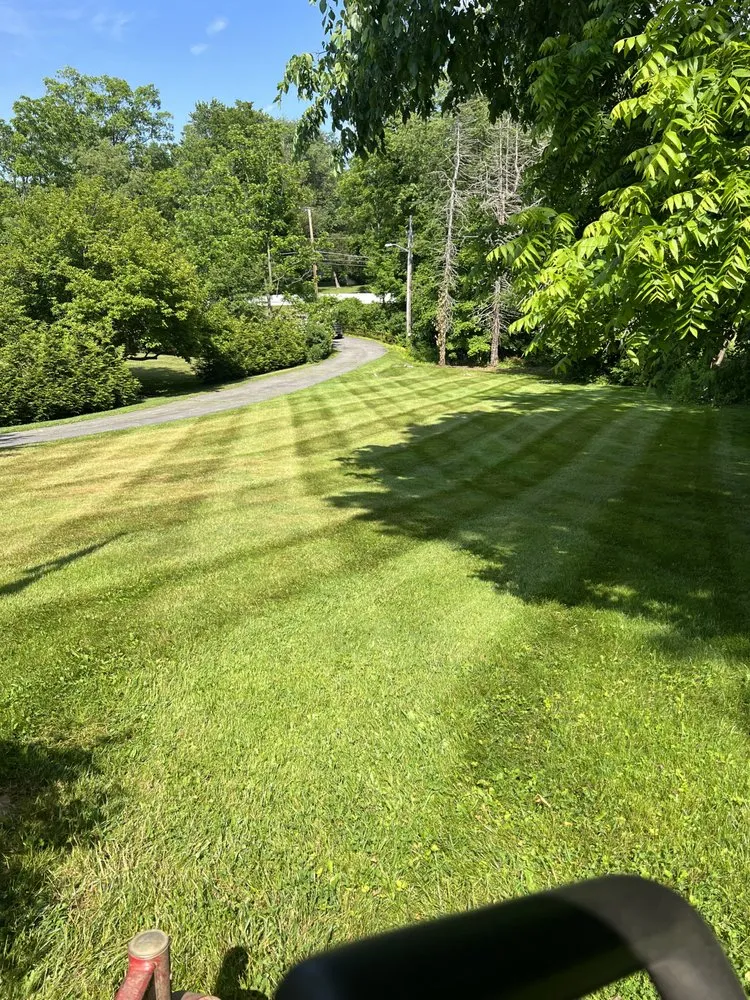 Trusted lawn mowing service in Mahopac, NY by Byron’s Lawn Care