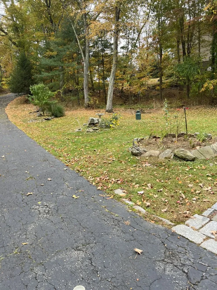 Top-rated lawn care service in Mahopac, NY - Byron’s Lawn Care