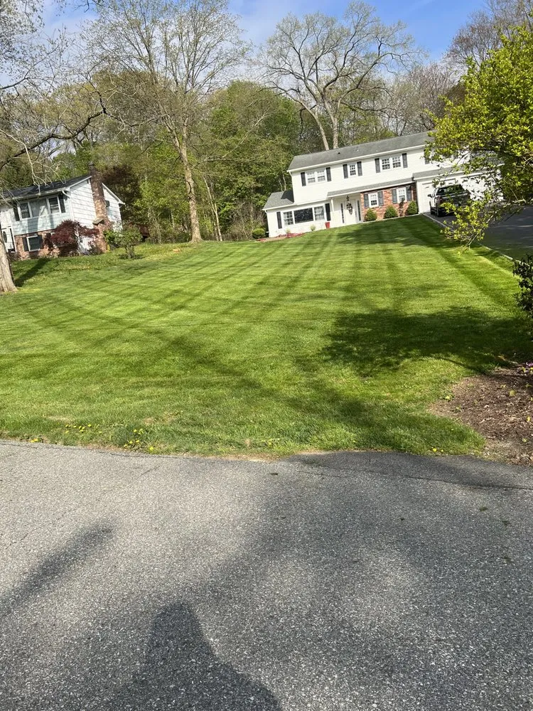 Expert yard maintenance in Mahopac, NY - Byron’s Lawn Care