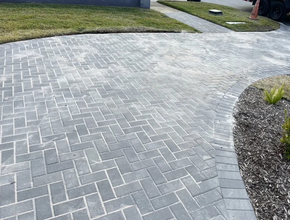 Top-rated lawn care service experts serving Tampa Bay, FL - C & B' s Paradise Landscapes