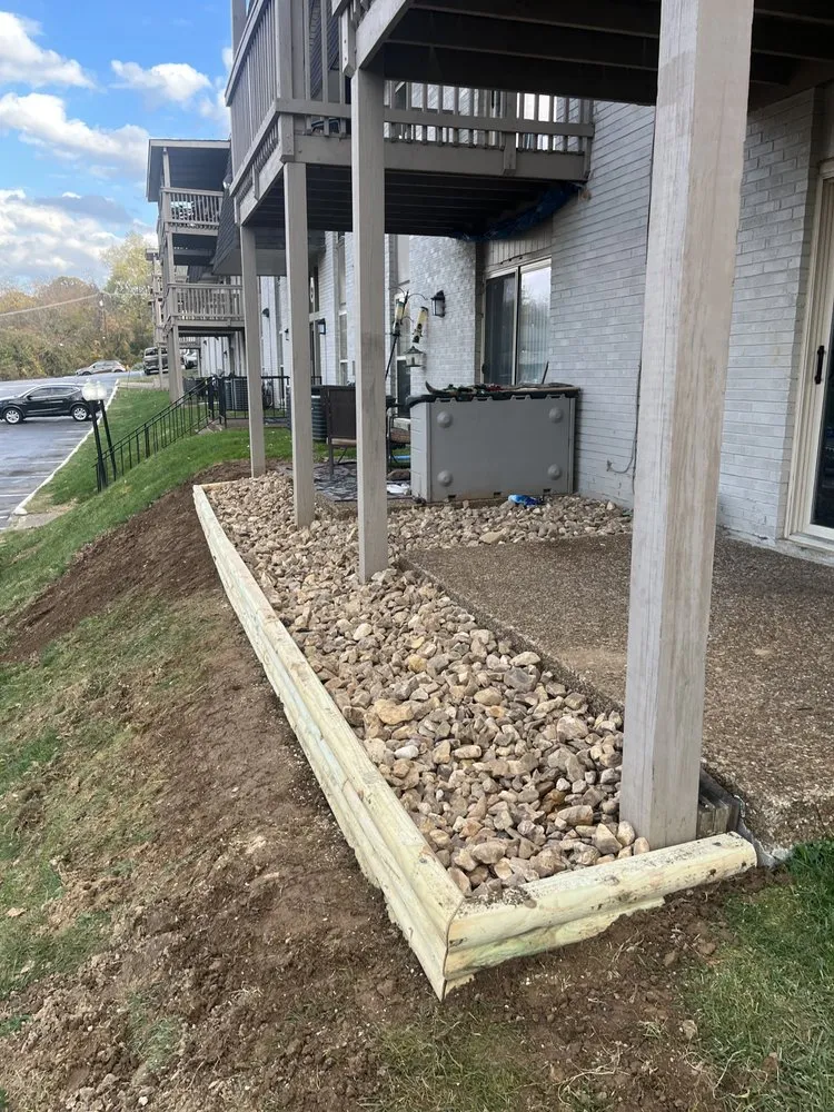 Local yard cleanup service experts serving Dickson, TN - C & D Landscaping