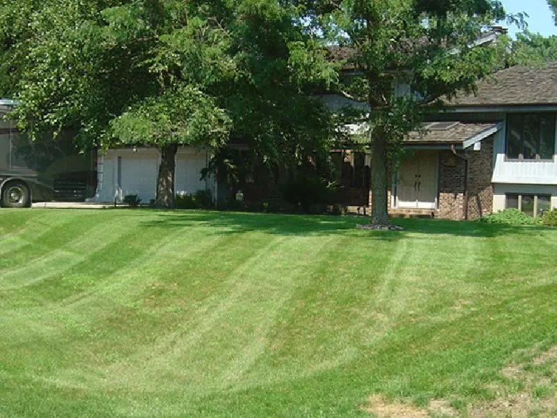 Reliable yard maintenance in New Hampton, IA - C & E Lane