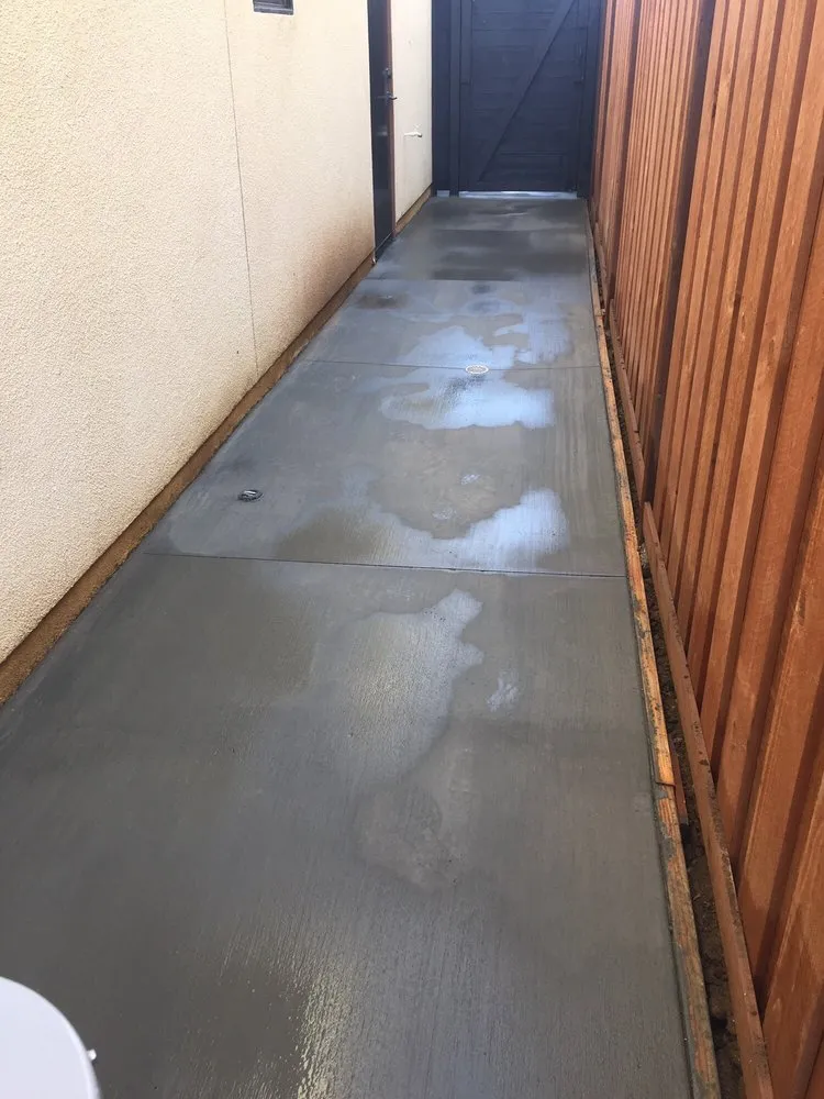 Professional yard maintenance in Costa Mesa, CA - C & H Landscape