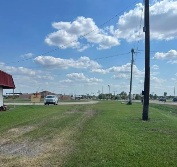 Local yard maintenance in Rayne, LA by C & J Affordable Lawn Care & More