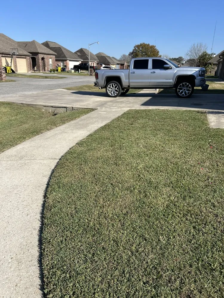 Affordable yard maintenance in Carencro, LA by C & J Lawn Care